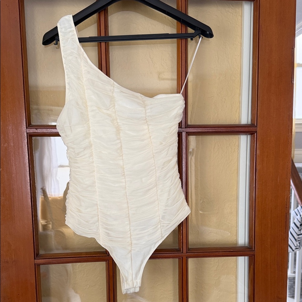Le Lis Cream One-Shoulder Ruched Bodysuit